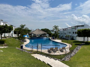 Preciosa Casa Residencial Club Náutico Teques con acceso al lago